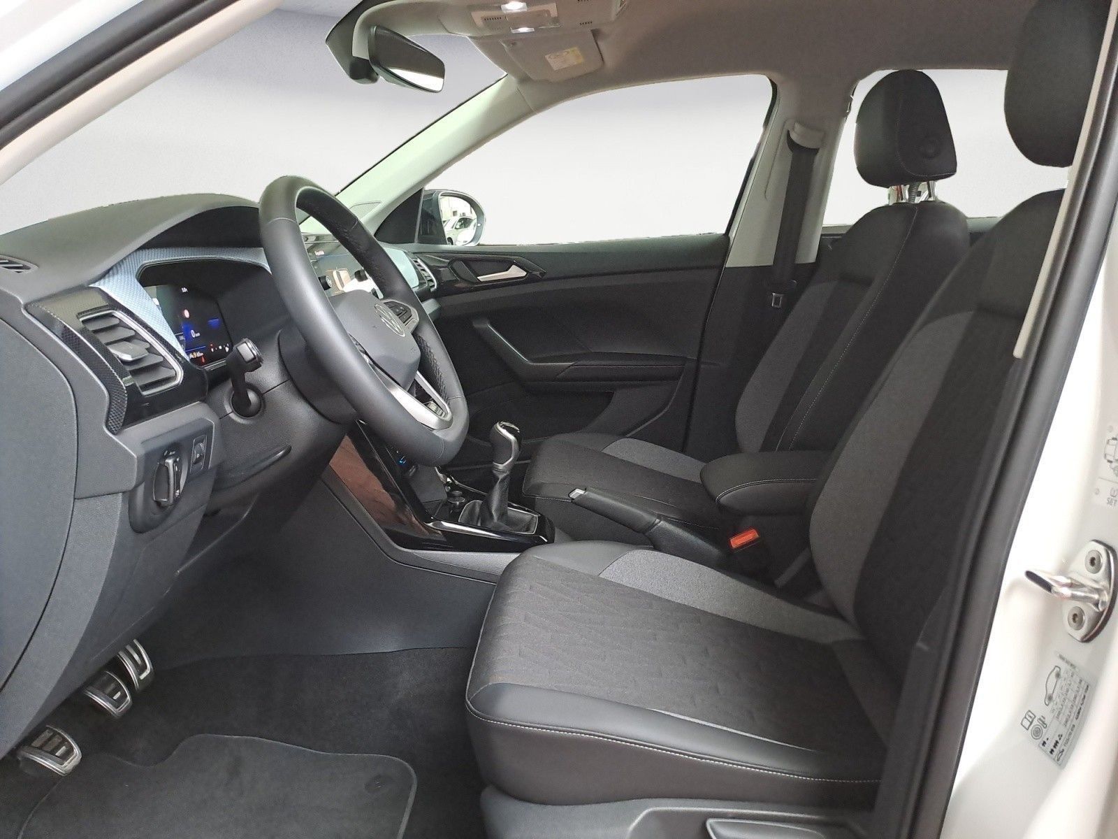 Volkswagen T-Cross - Bild 8