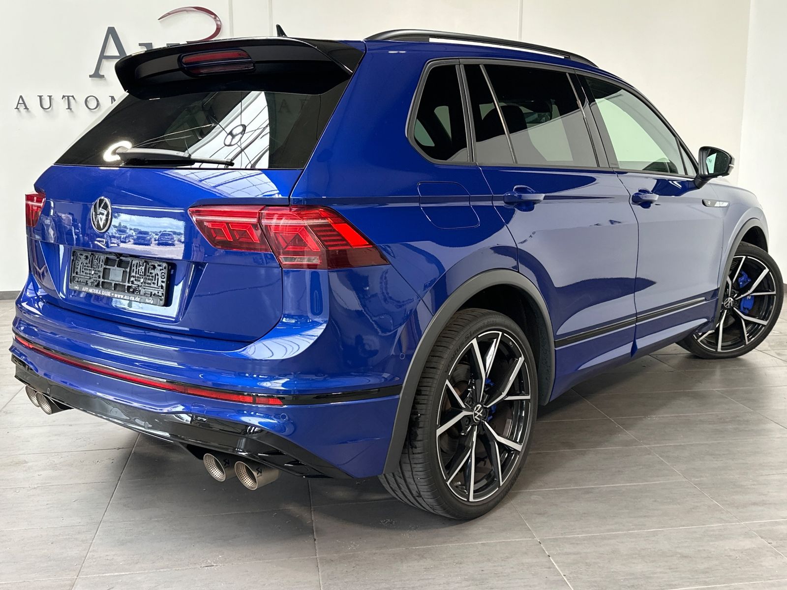 Fahrzeugabbildung Volkswagen Tiguan R 4M NAV+MATRIX+PANO+AHK+ACC+KAMERA+21ZO