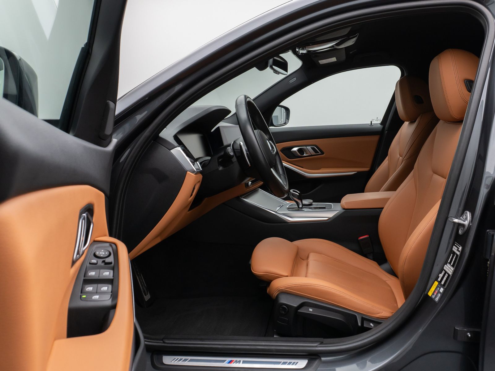 Fahrzeugabbildung BMW 330e  M Sport Kamera Laser HUD DAB HiFi Komfort
