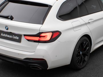 Fahrzeugabbildung BMW 540d xD Tour M Sport HUD HiFi Laserlicht 19``