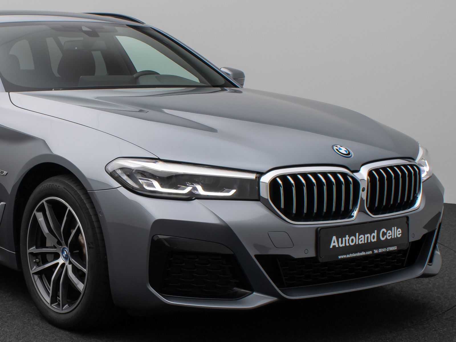 Fahrzeugabbildung BMW 530e xD M Sport Panorama 360°DAB HiFi AHK Alarm