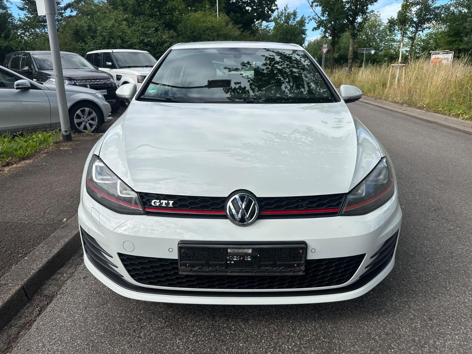 Volkswagen Golf VII GTI BMT SHZ + PDC + NAVI