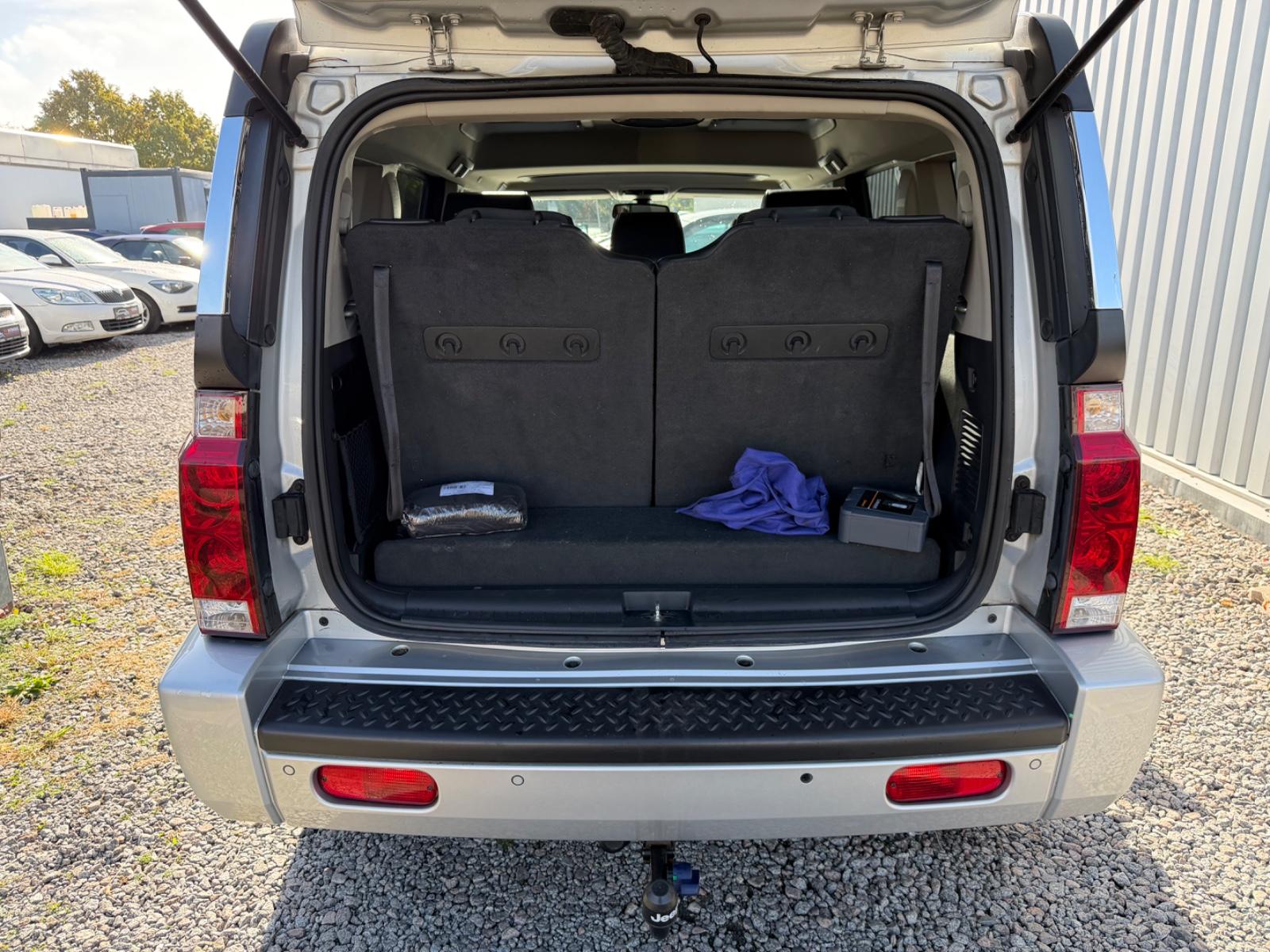 Jeep Commander 3.0 CRD V6 218 ch – 4x4 – 7 places – BVA – Toit panoramique – 186 000 km