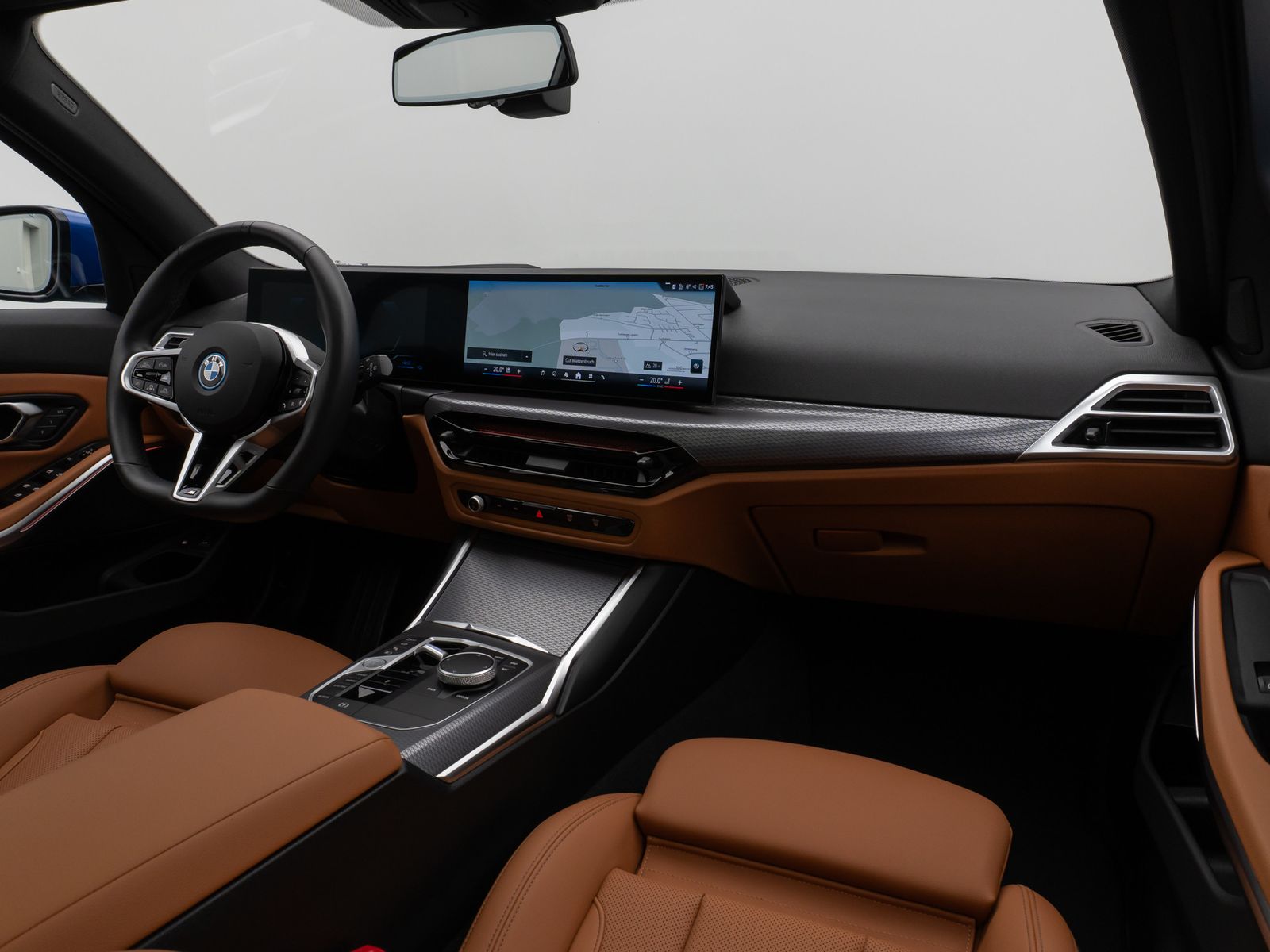 Fahrzeugabbildung BMW 330e M Sport Panorama 360°HUD HiFi AHK Komfort