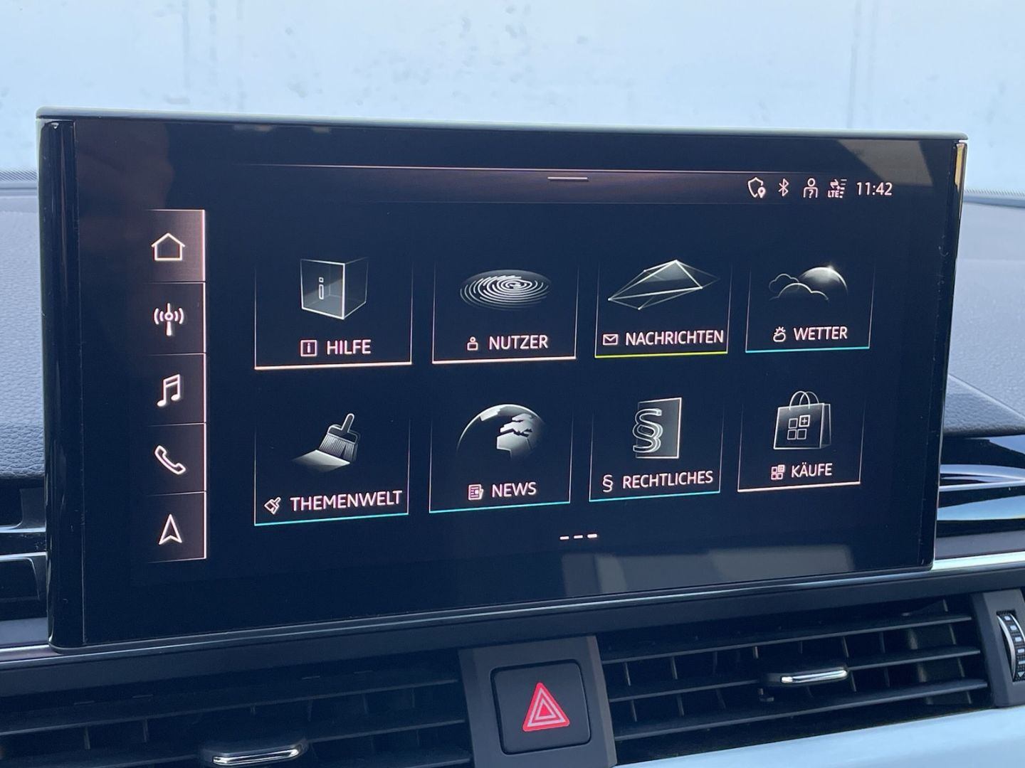 A4 40 TFSI Avant S line quattro Matrix/AHK/Pano/