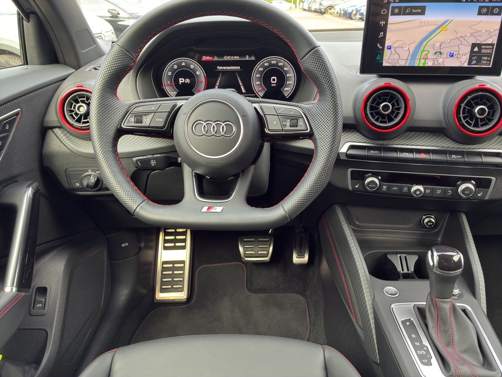 Fahrzeugabbildung Audi Q2 35 1.5 TFSI S-Line AHK,Kamera,LED,Leder,Navi