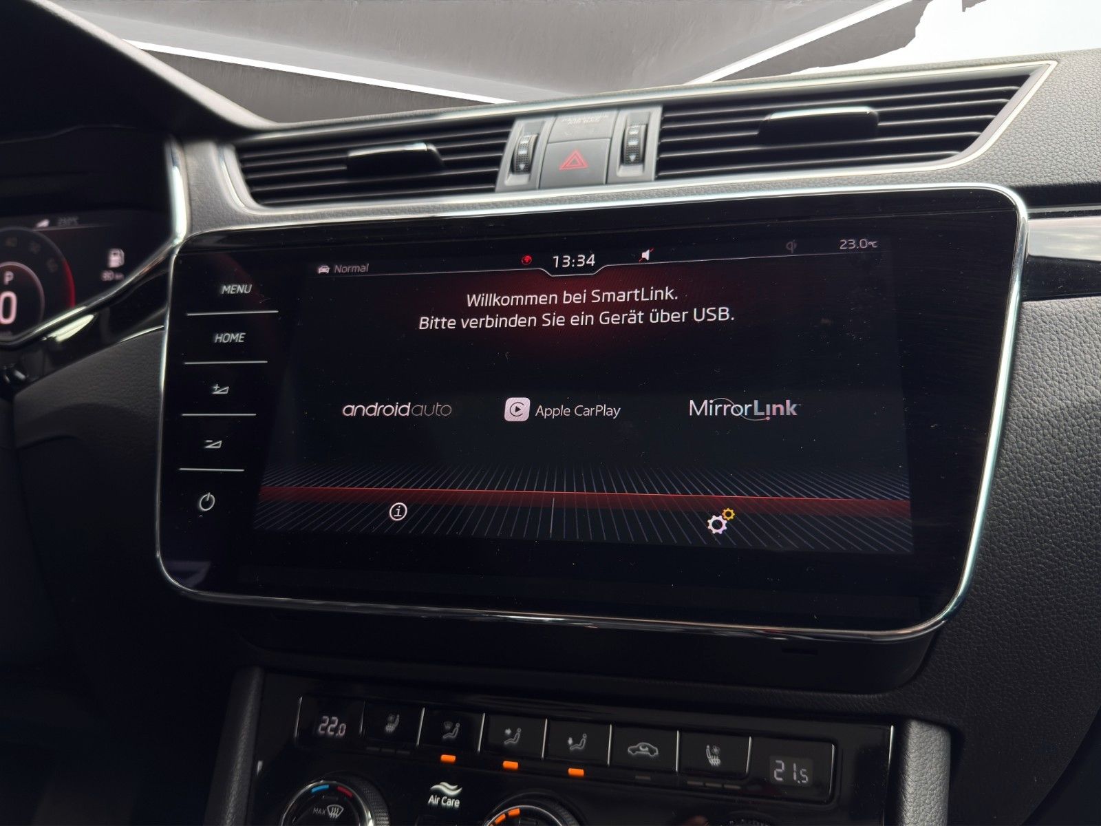 Fahrzeugabbildung SKODA Superb L&K 4x4*Pano*ACC*Kamera*Massage*Virt.Cock