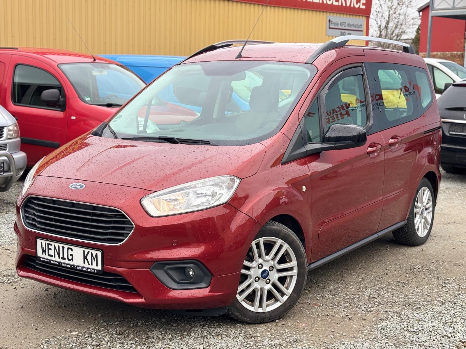 Ford Tourneo Courier Titanium, NAVI,Kamera,Allwetterr