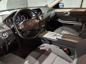 Fotografie 15 des Mercedes-Benz E 220 BlueTEC 9G-TRONIC