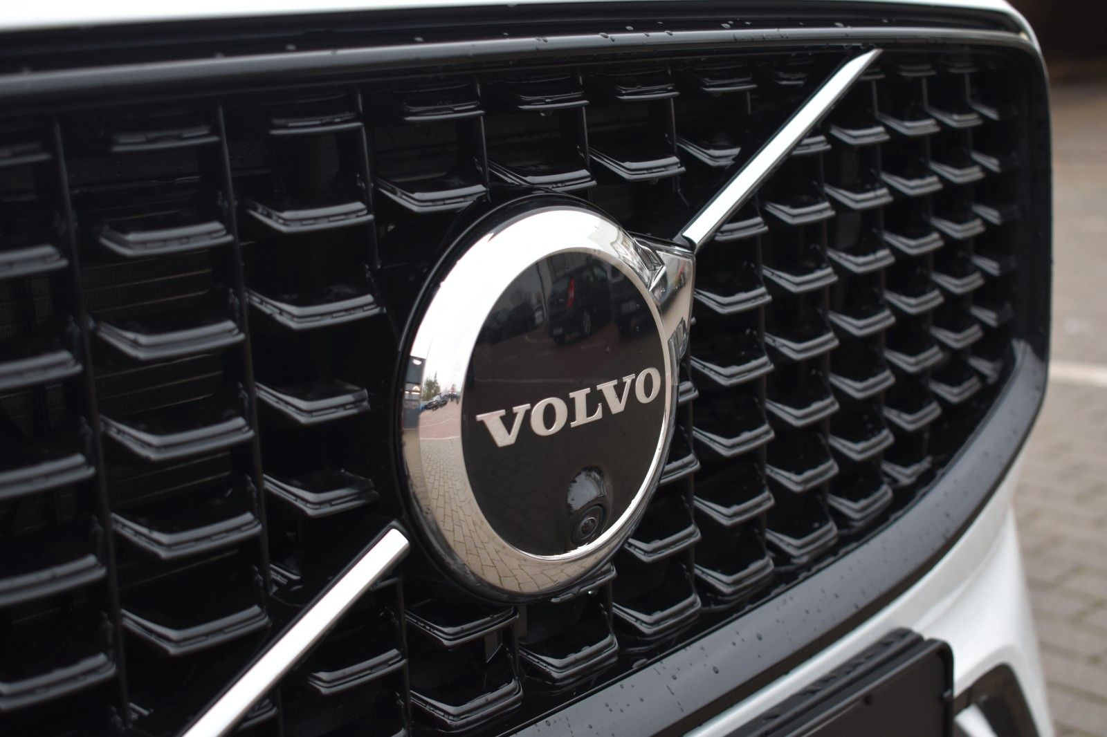 Fahrzeugabbildung Volvo XC60 B5 D AWD Autom R-Design*STDHZG*360°*ACC*AHK