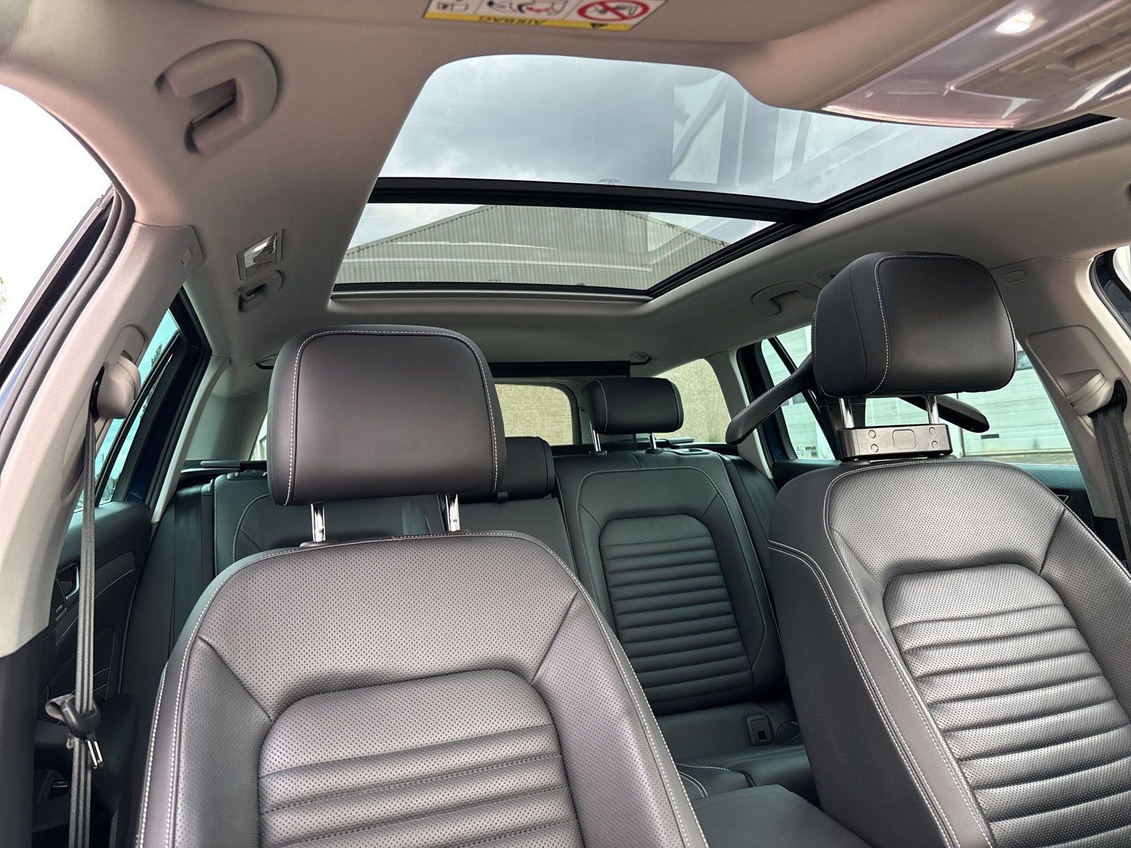 Fahrzeugabbildung Volkswagen Passat Variant Elegance 2.0 TDI 4Motion DSG AHK