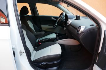 Fahrzeugabbildung Audi A1 Sportback ambition#Xenon#Navi'47Tkm