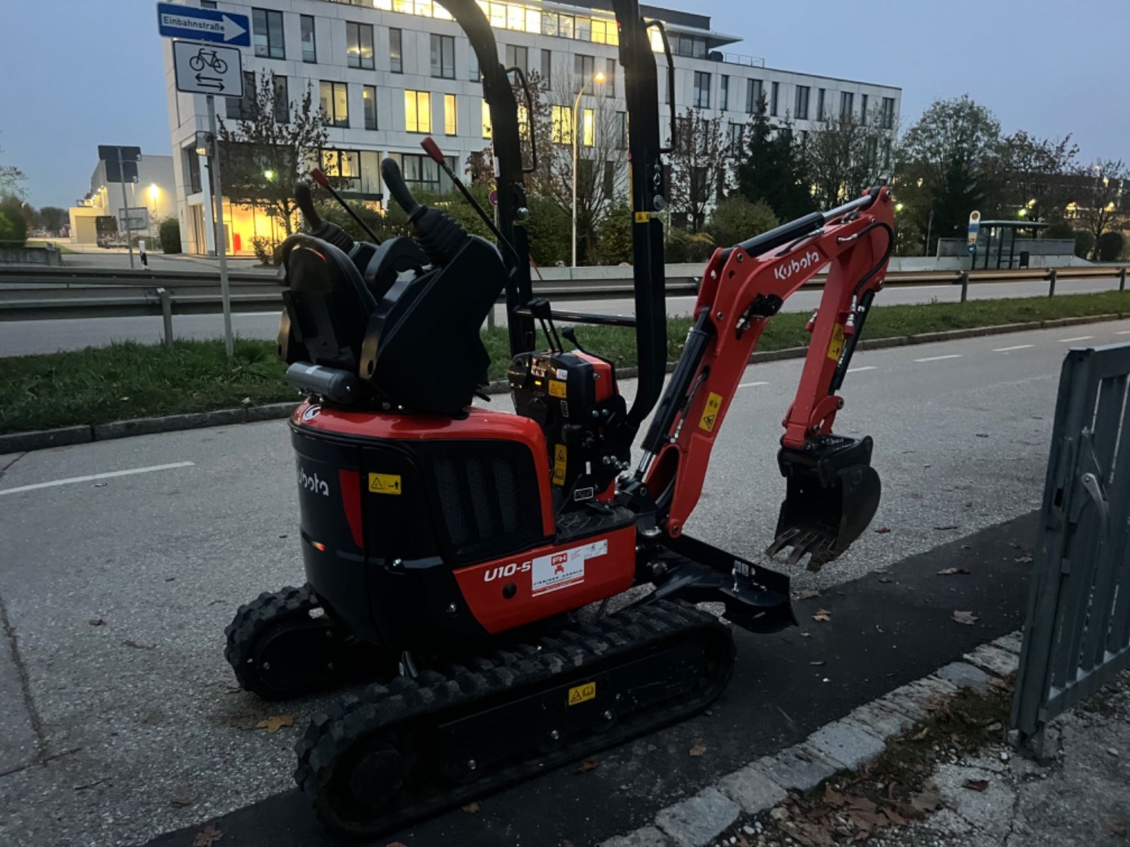 Fahrzeugabbildung Kubota U 10-5 mit MS01