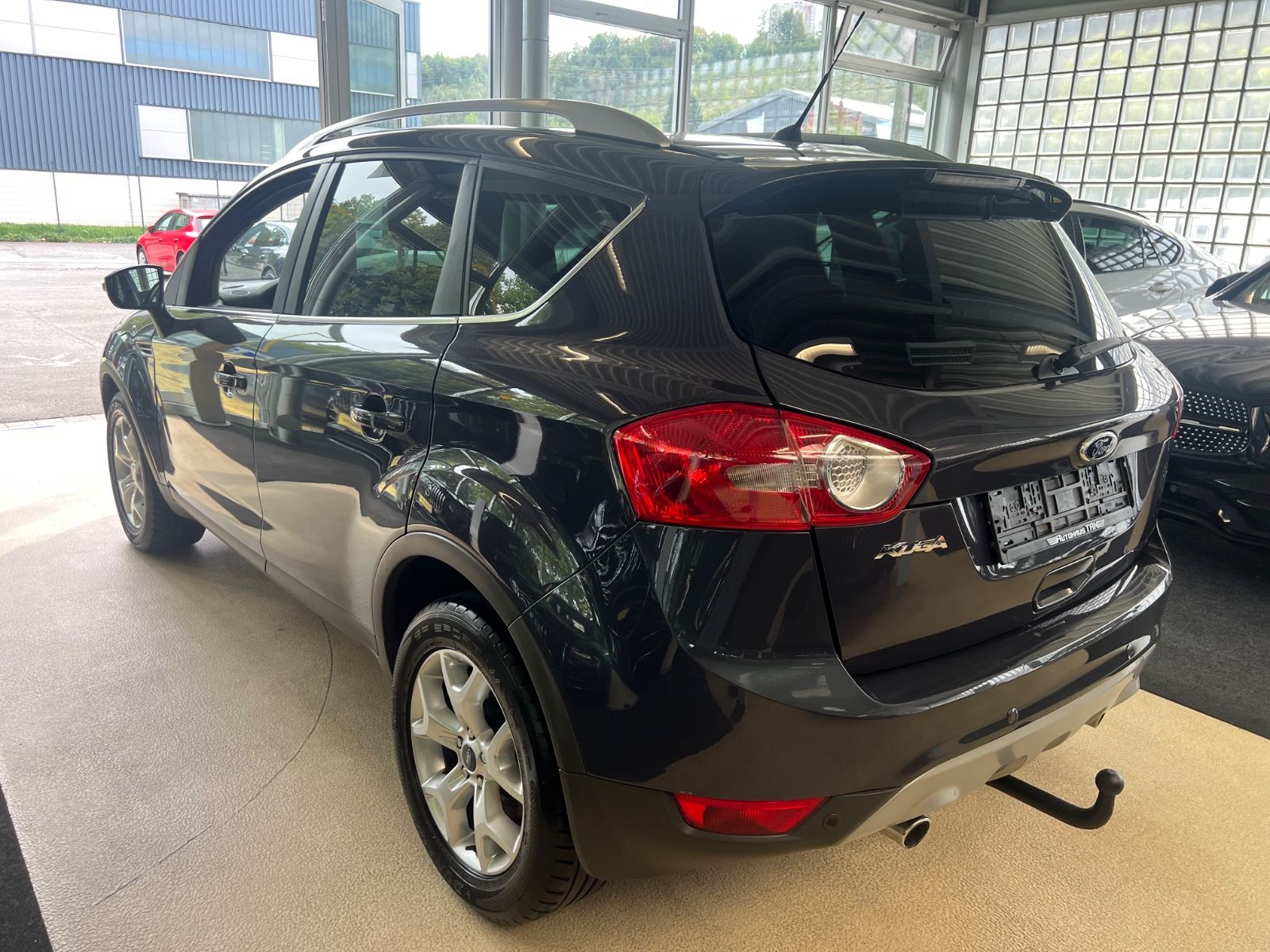 Fahrzeugabbildung Ford Kuga Champions 4x4 Edition *PANO*NAVI*