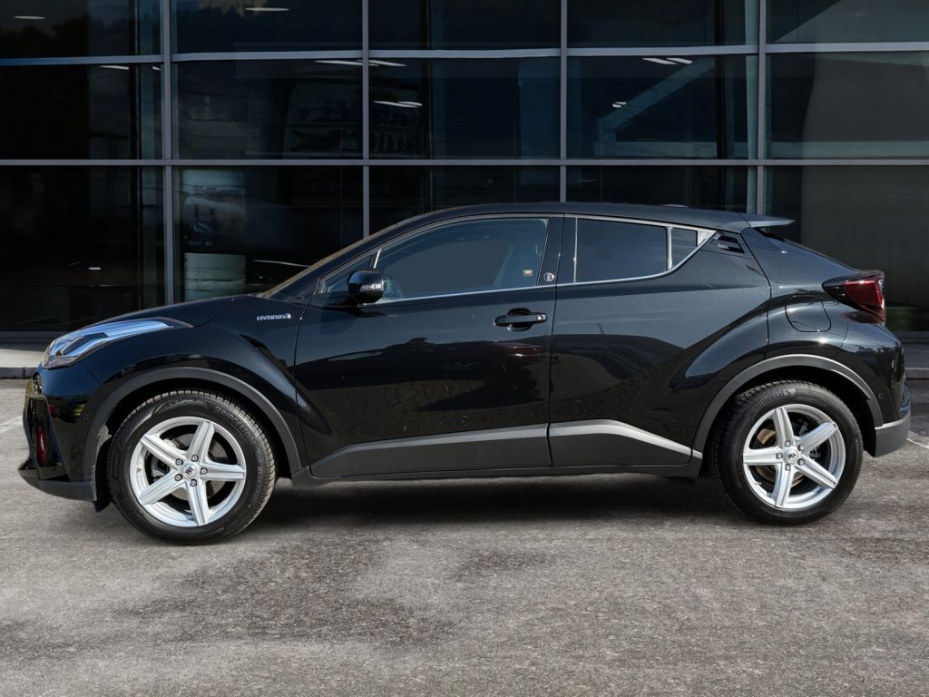 Fahrzeugabbildung Toyota C-HR 2.0 Hybrid Team Deutschland