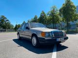 Mercedes-Benz E 230