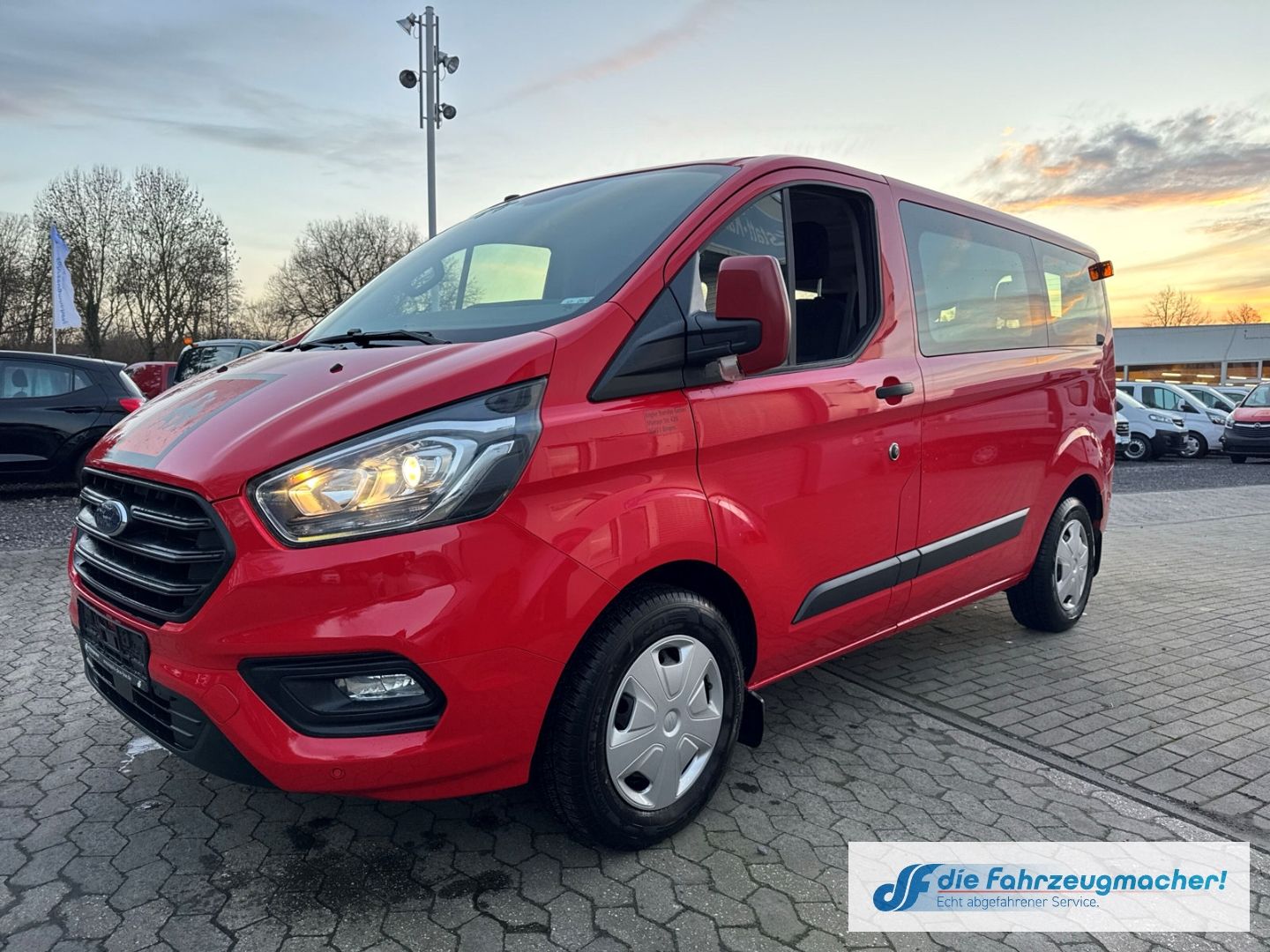 Fahrzeugabbildung Ford Transit Custom Tourneo 320 L1 Trend *7240 *EXPO