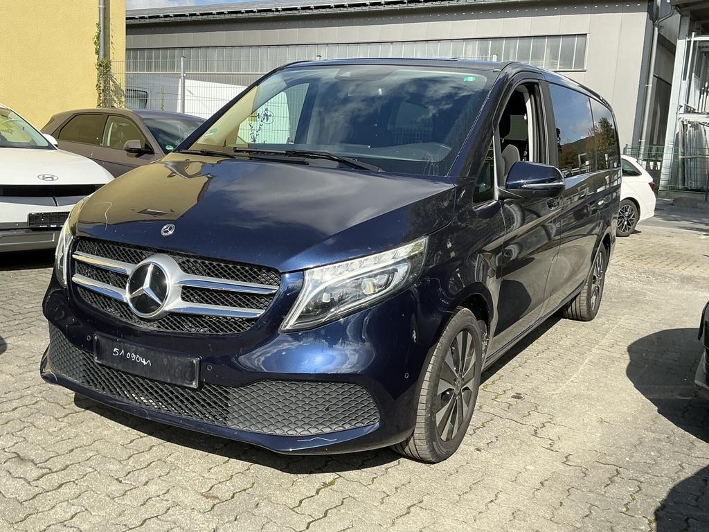 MercedesBenz V 220 d Lang 7Sitzer RCam Navi Klimaauto AHK 2022