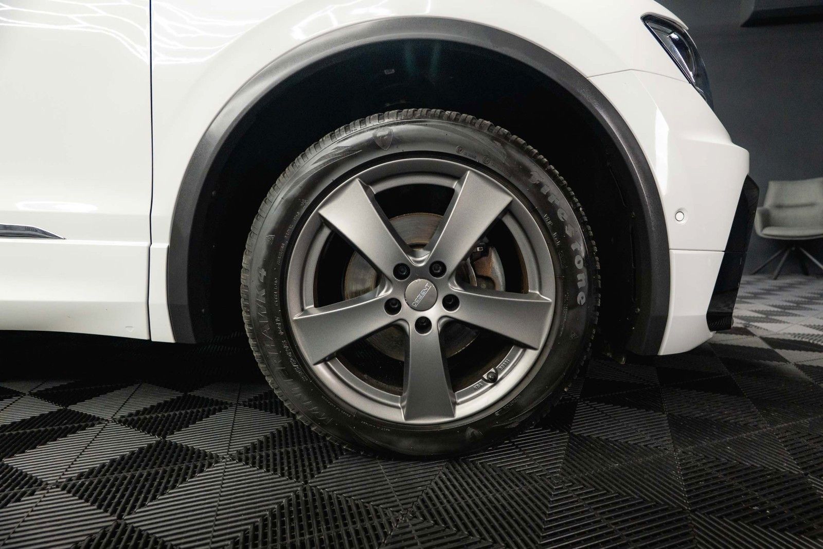 Fahrzeugabbildung Volkswagen Tiguan Comfortline R-Line+ 4Motion *LED*ACC*DAB*
