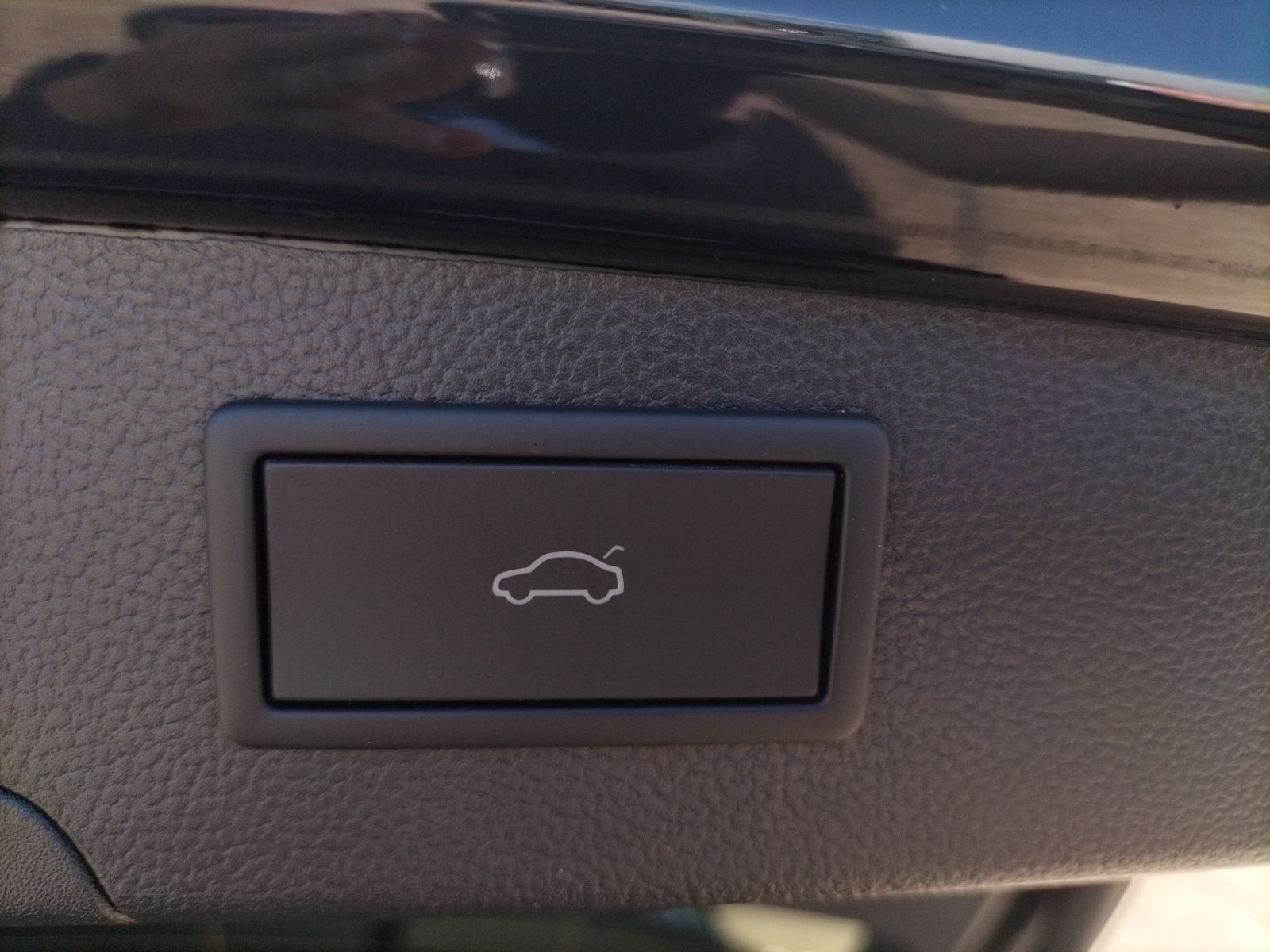 Fahrzeugabbildung Volkswagen Passat TDI DSG R-Line Black Style MATRIX ACC DCC
