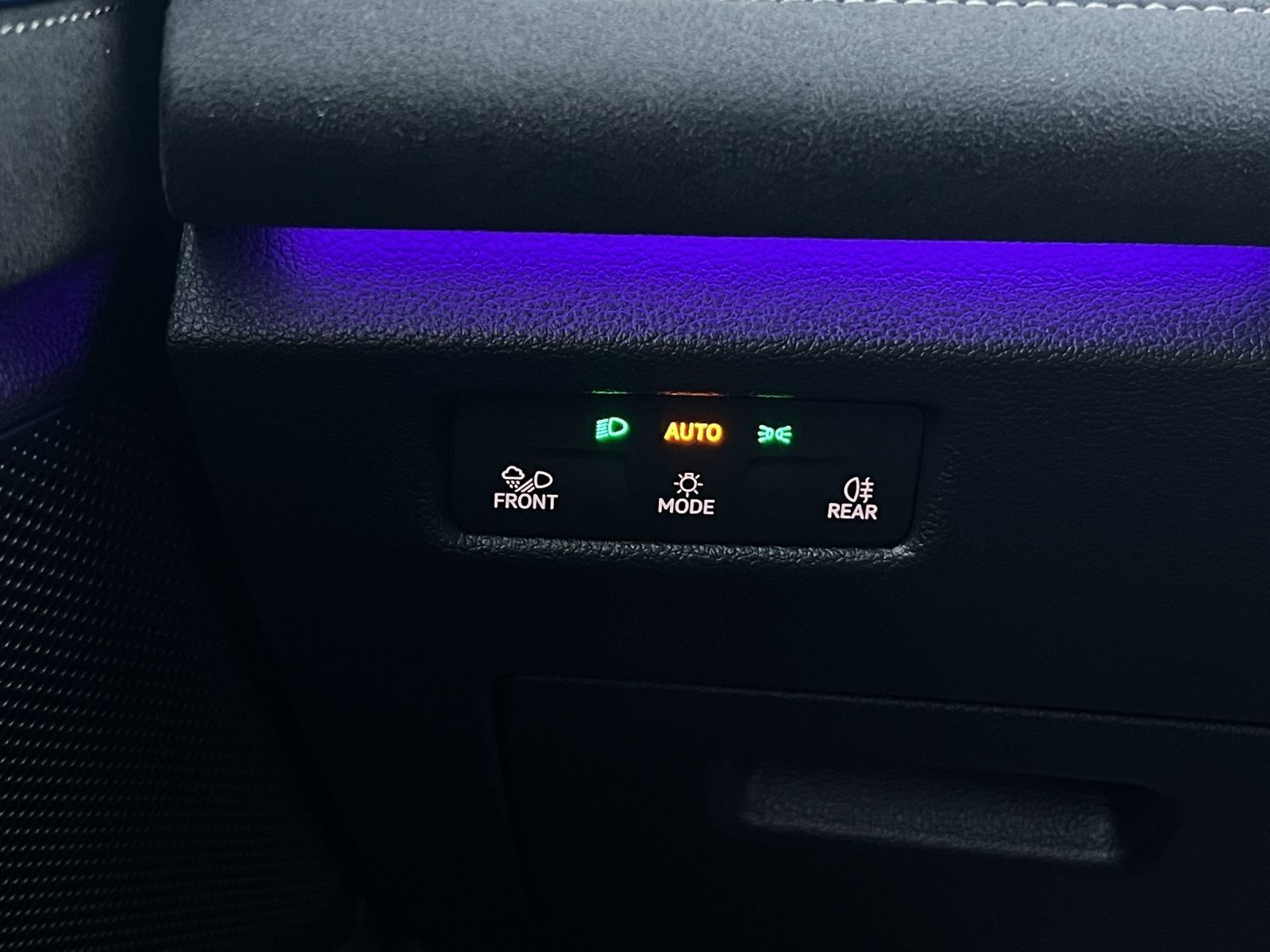 Tayron R-Line 2.0 TDI 4M DSG LED*Pano*AHK