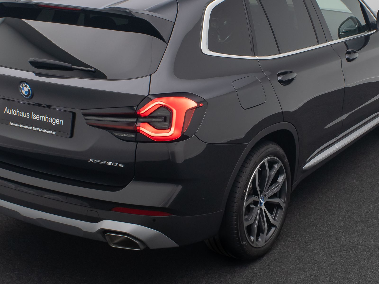 Fahrzeugabbildung BMW X3 xD30e Komfort DAB Laser HiFi HUD Panorama 20"