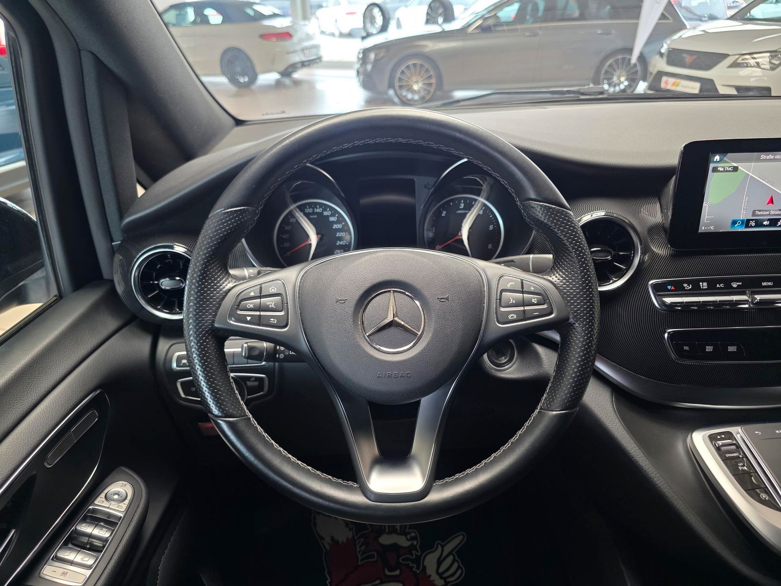 Fahrzeugabbildung Mercedes-Benz V 220d Edition lang /LED/Navi/Cam/Totwink./Ahk
