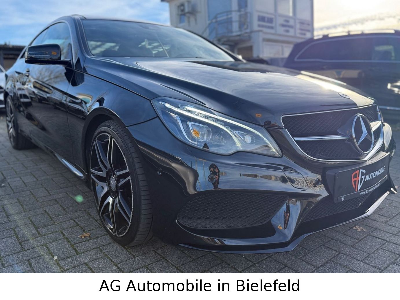 MERCEDES-BENZ E 200 "AMG PLUS"PANO"Night"Har. Kard.Logic7"