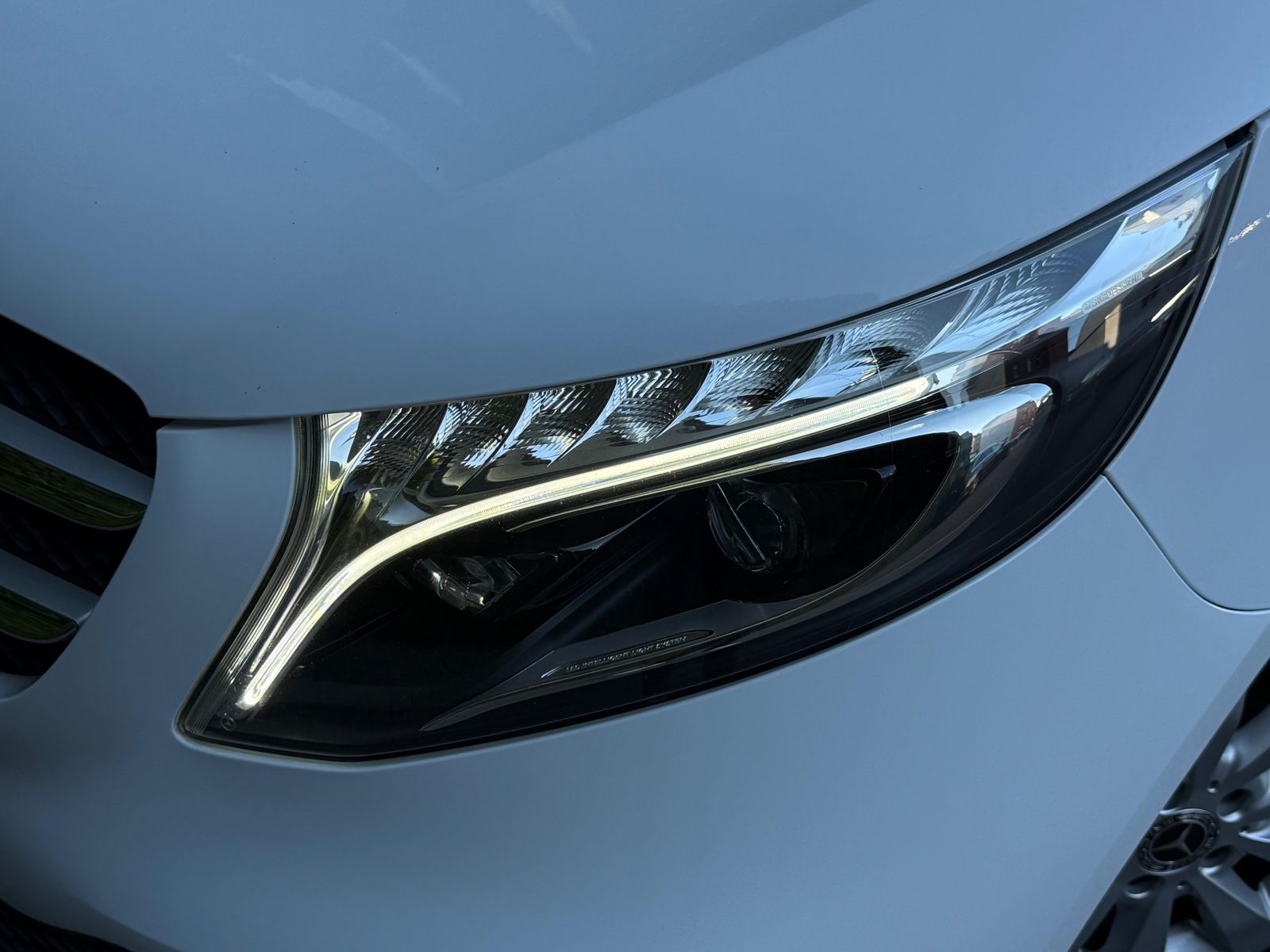 Vehicle illustration Mercedes-Benz V 220 d 9G Long LED+MBUX+DISTR+KAM+SHZ+PARK+7Si