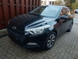 Hyundai i20 1.2 YES! Silver *PDC*el.Spiegel*ZV*Allwetter