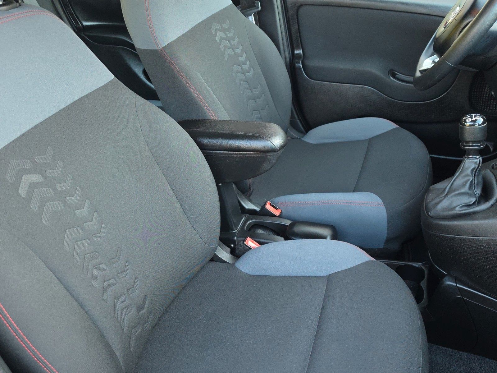 Fahrzeugabbildung Fiat Panda Easy AUS 1.HAND TÜV SERVICE NEU WENIG KM