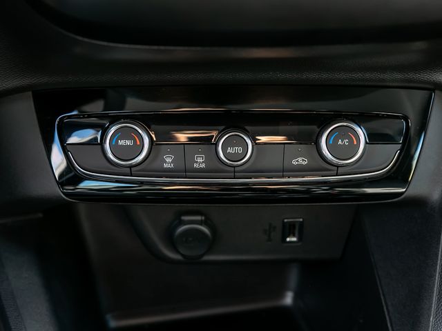 Opel Corsa e F Selection CarPlay Spurhalteassi. DAB