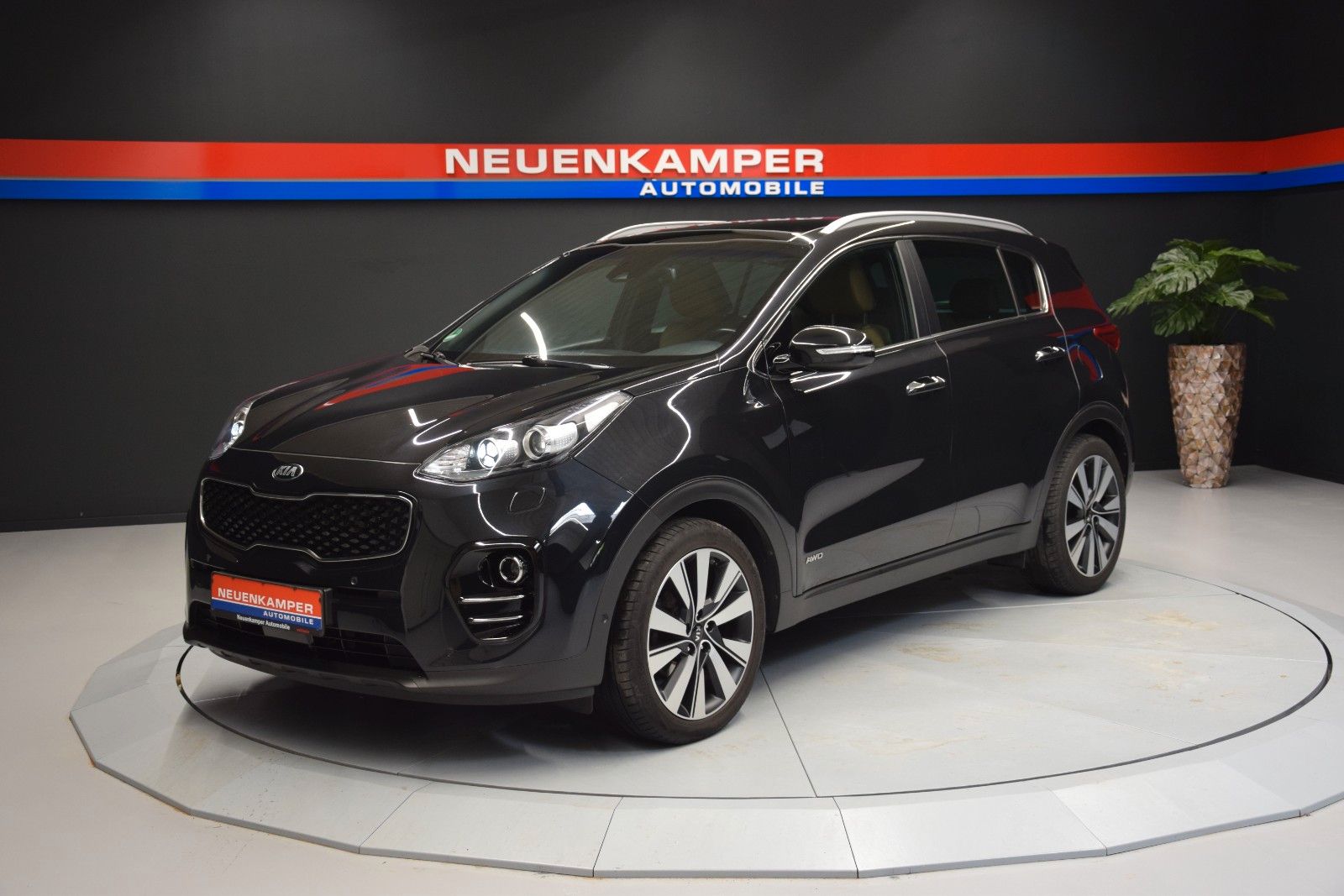 Fahrzeugabbildung Kia Sportage Platinum Edition 4WD Pano JBL Bi-Xenon