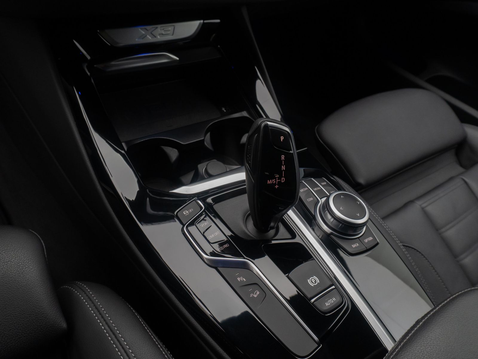 Fahrzeugabbildung BMW X3 xD20i LuxuryLine HUD Kamera Alarm HiFi 21Zoll