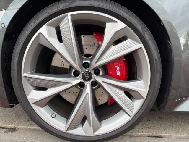 Fahrzeugabbildung Audi RS6 Avant 4.0 TFSI RS-Dynamikpaket+Assistenzpake