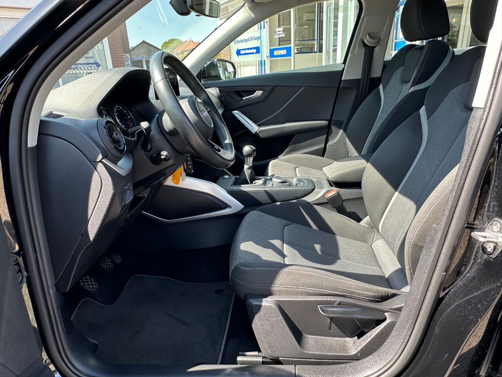 Fahrzeugabbildung Audi Q2 1.0 TFSI sport ultra Navi/GRA/SHZG/Einparkh