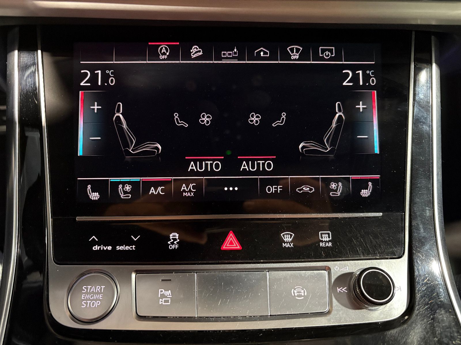 Fahrzeugabbildung Audi Q8 50 TDI quattro/PANO/NACHTSICHT/MEMORY/APPLE/
