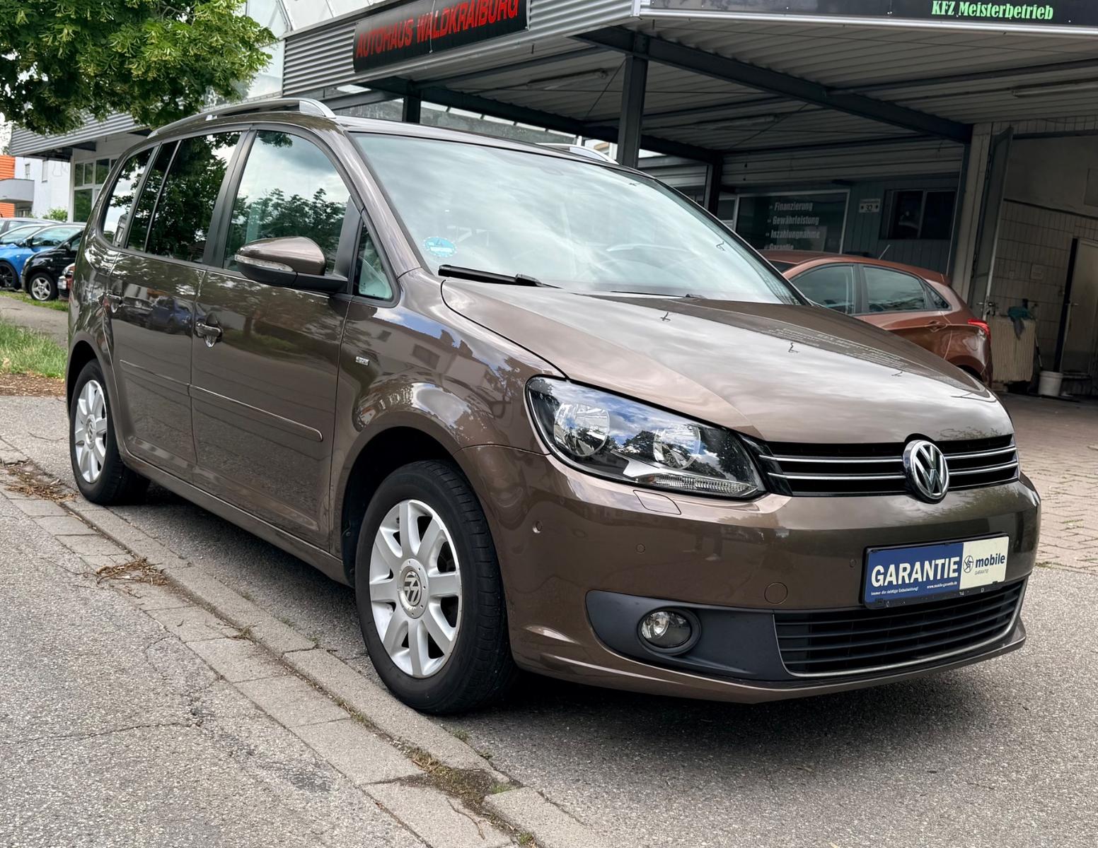 Volkswagen Touran Cup 1.2 TSI BMT /Parklenk.assist/SHZ/NAVI