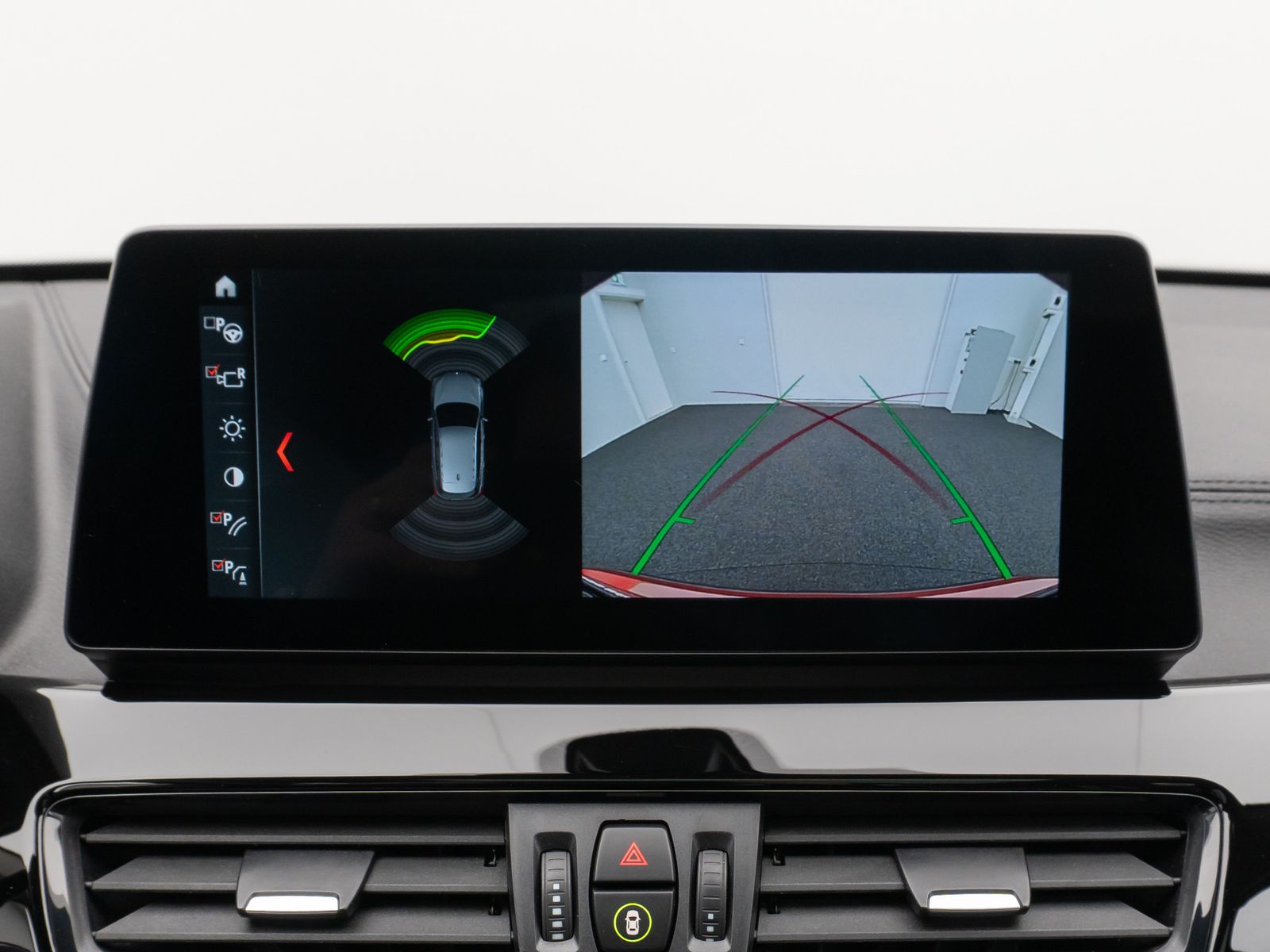 Fahrzeugabbildung BMW X1 xD20d Sport Line Panorama Kamera HUD DAB AHK
