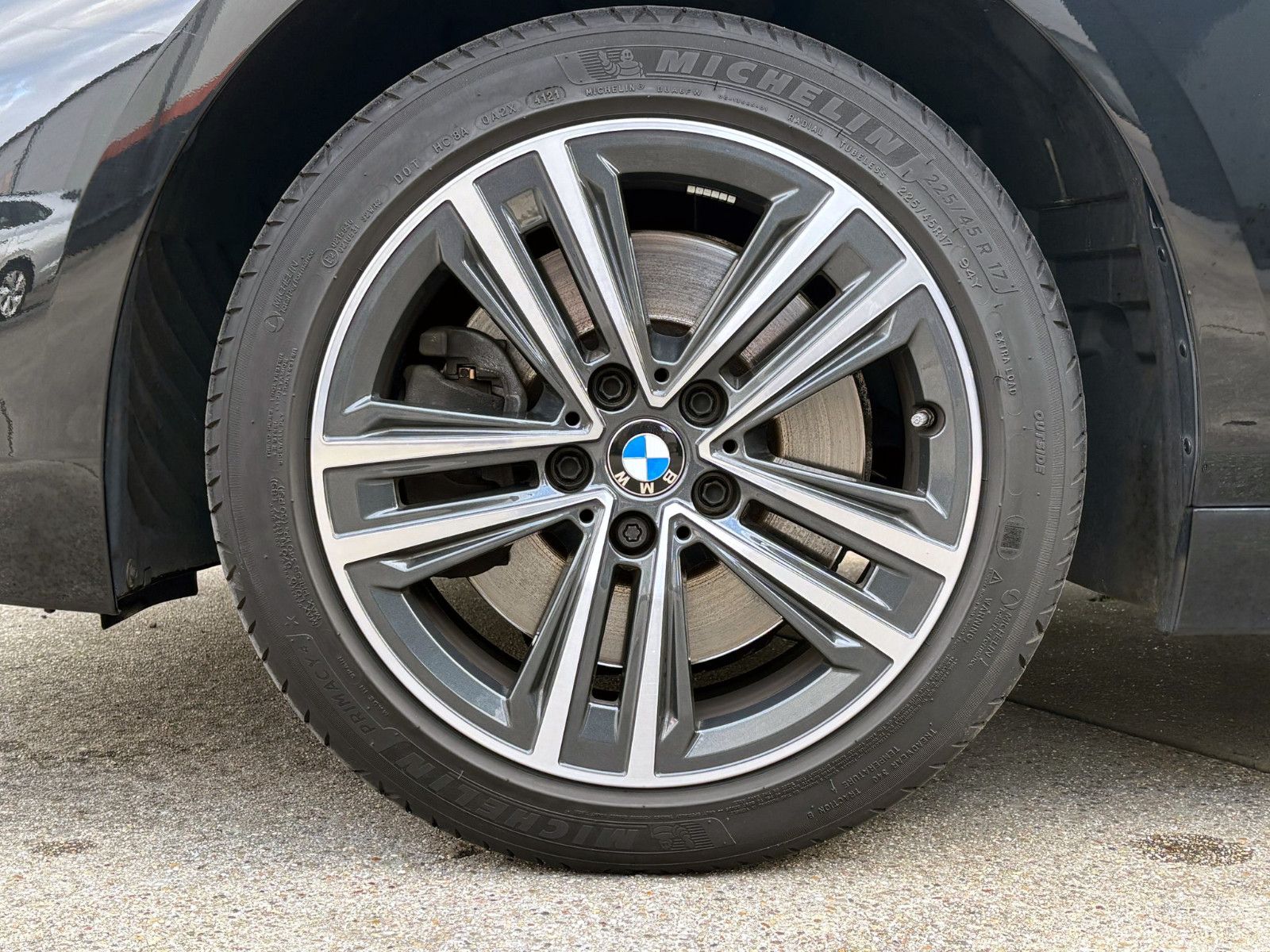 Fahrzeugabbildung BMW 120d Steptronic Sport-Line LED SHZ TEMP NAV PDC