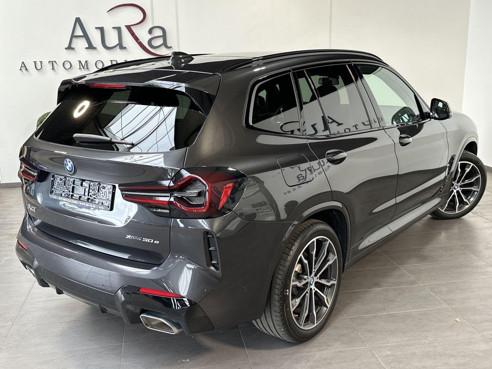 Fahrzeugabbildung BMW X3 xDrive30e M-Sport NAV+LED+HUD+PANO+AHK+20ZOLL