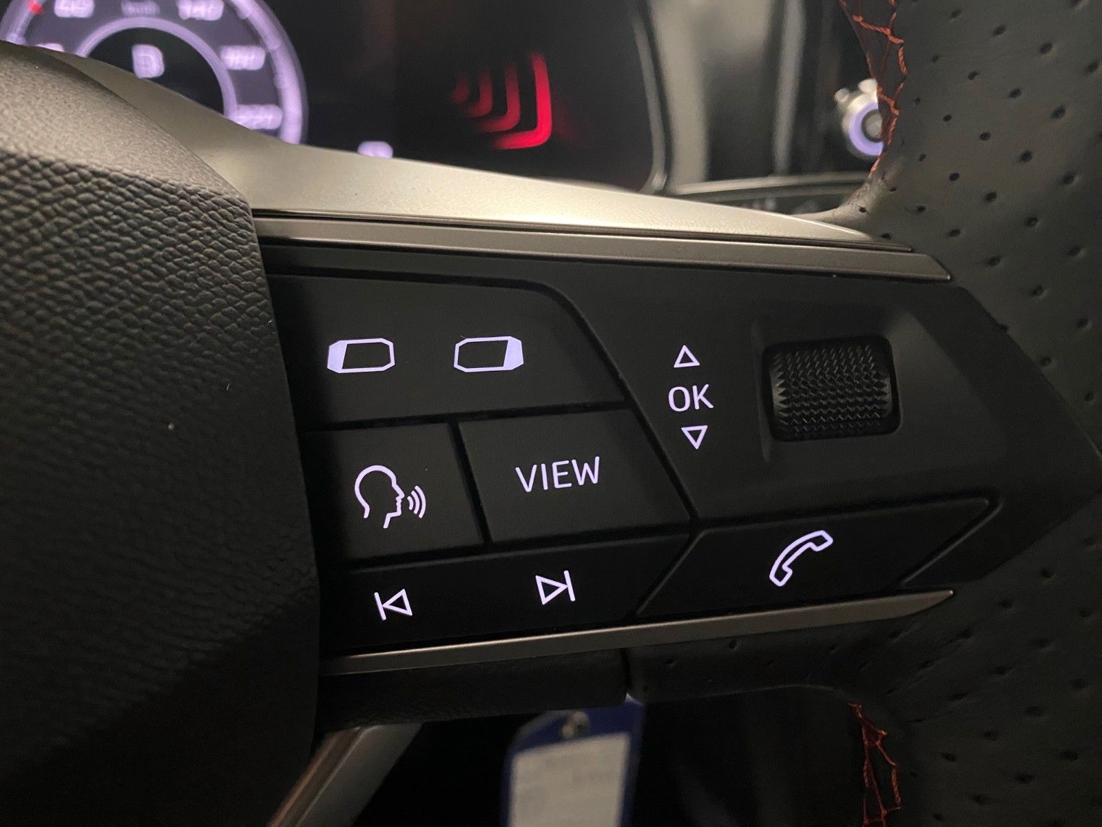 Fahrzeugabbildung SEAT Arona 1.0 TSI FR Garantie 2030+voll LED++KAMERA+