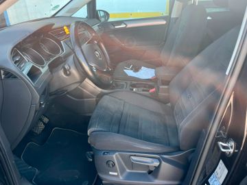 Volkswagen Touran - 8