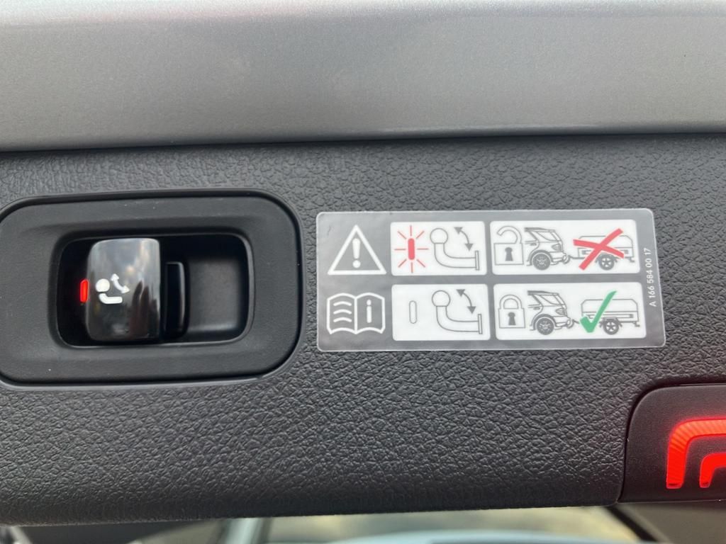 Fahrzeugabbildung Mercedes-Benz C 200 T AMG*NIGHT*PANO*AHK*MEMORY*TOTW*KAM