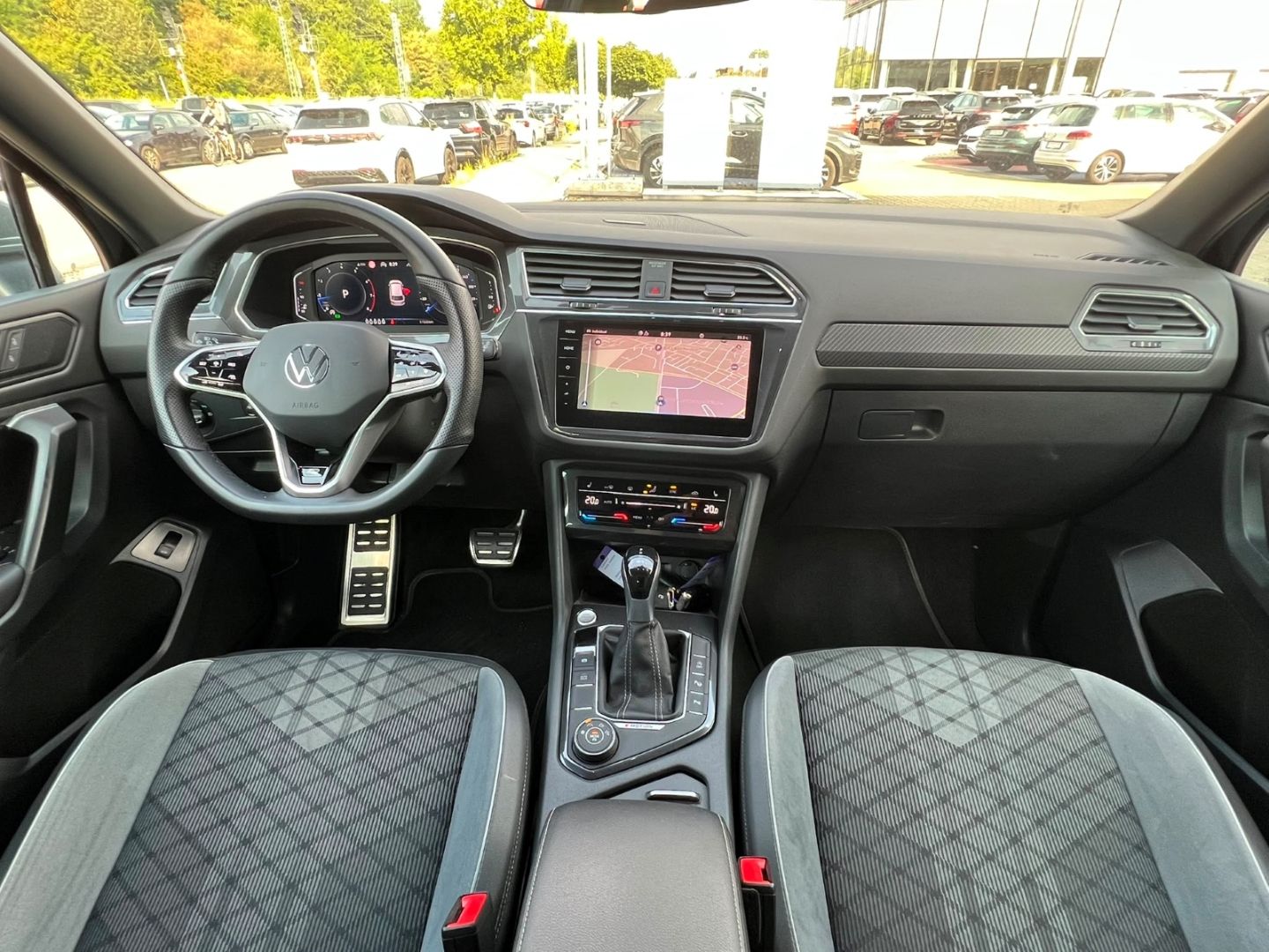 Tiguan Allspace 2.0TSI 4M DSG R-Line 7Sitz*ASSIS