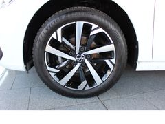 Fahrzeugabbildung Volkswagen Polo Life,4x Einparkhilfe,Leichtmetallräder,Navi