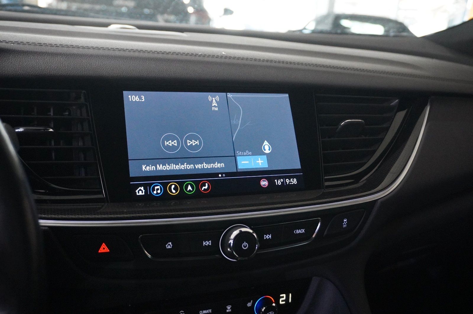 Fahrzeugabbildung Opel Insignia B ST 2.0D BUSI. 4X4 NAVI/LED/KAMERA/DAB