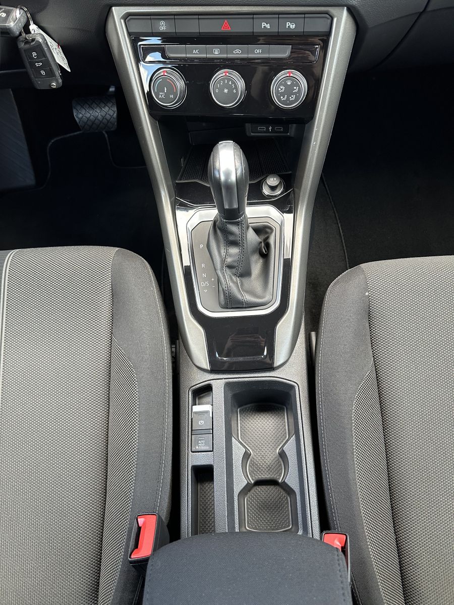 Fahrzeugabbildung Volkswagen T-Roc 2.0 TDI DSG Style NAV+ACC+AHK+TOTW+PARKASS