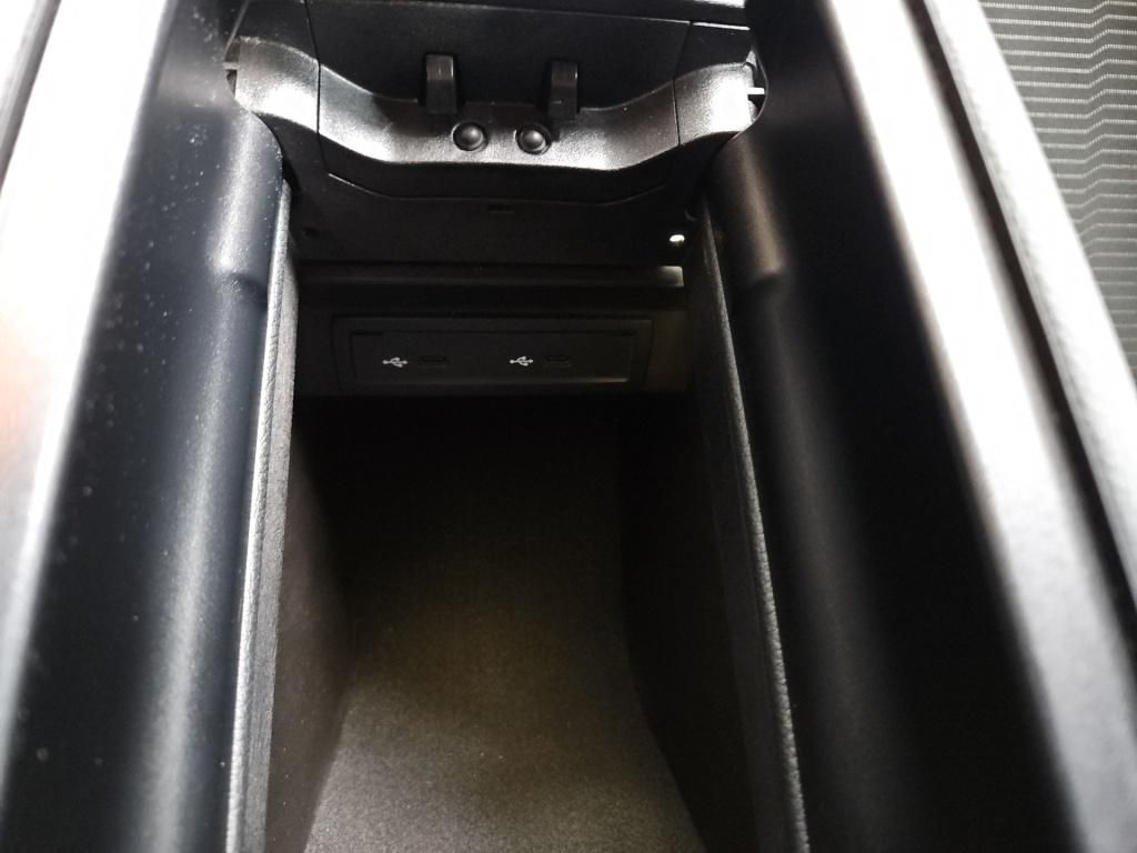 Fahrzeugabbildung Mercedes-Benz A 220 d Progressive Night Navi Standhzg. KAM LED