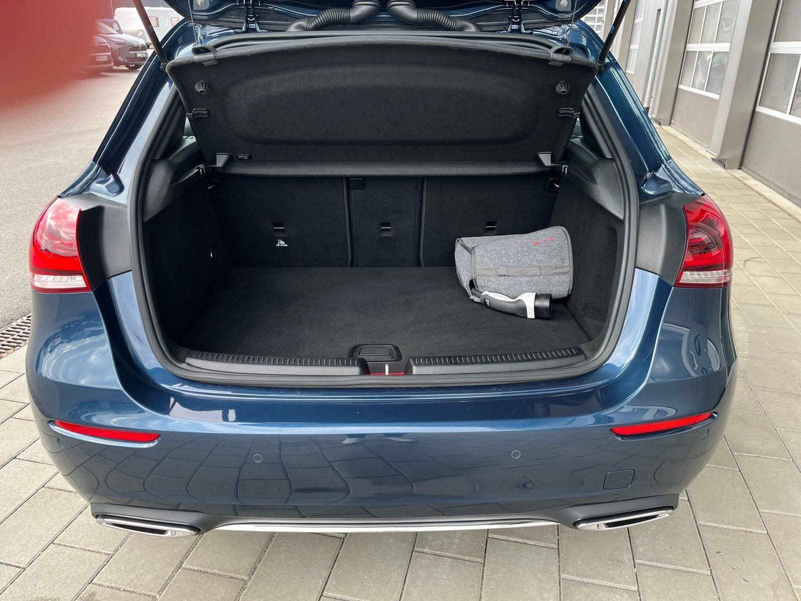 Mercedes-Benz A 250e Progressive Plug in KlimaA+LM+SoundSys